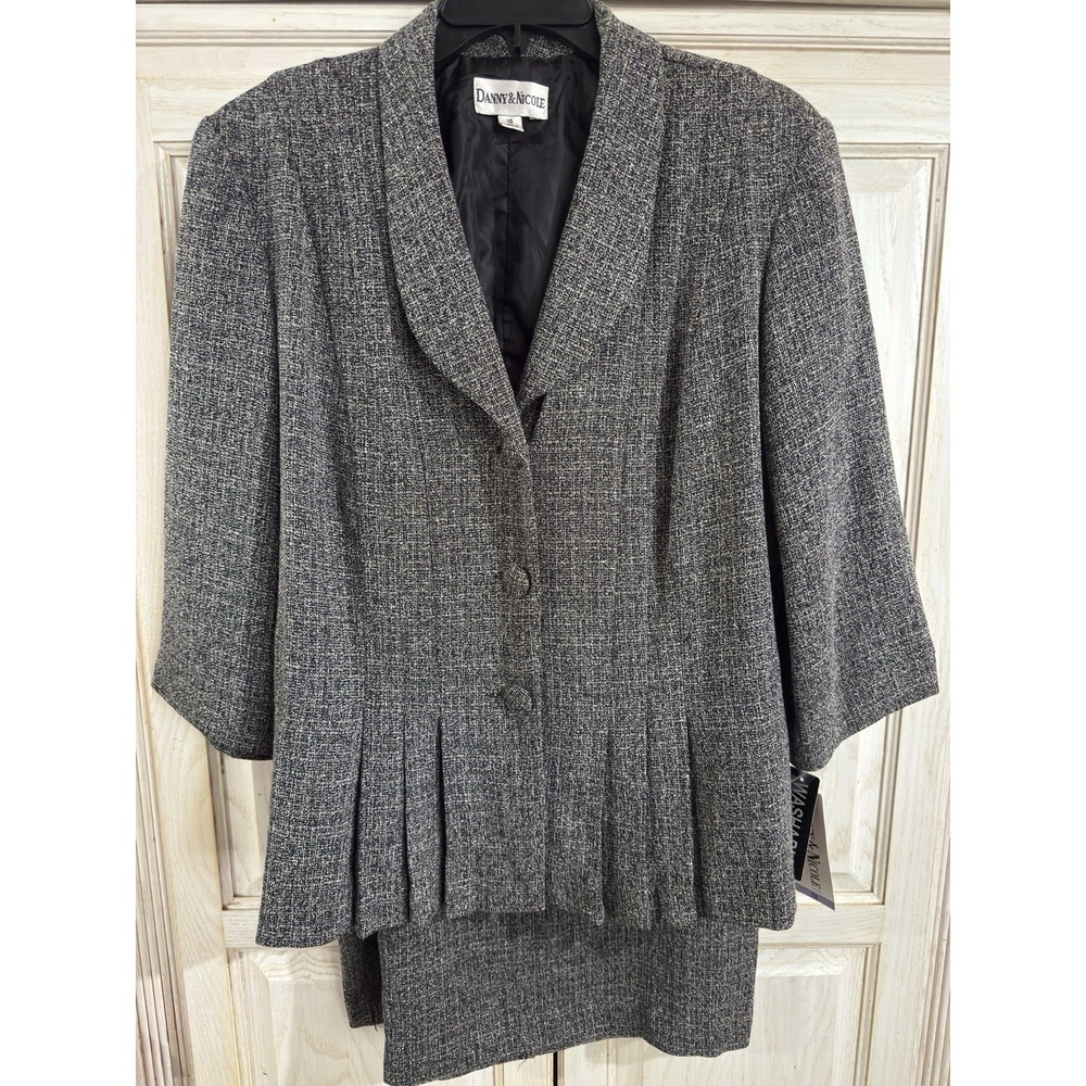 NEW Danny & Nicole Tweed Skirt Suit Sz 18 Gray Black White Washable